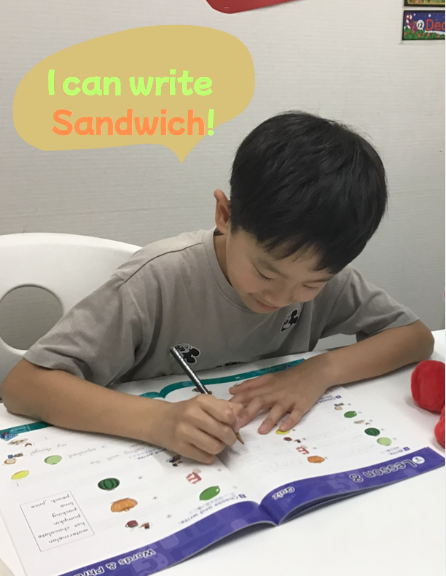 H君